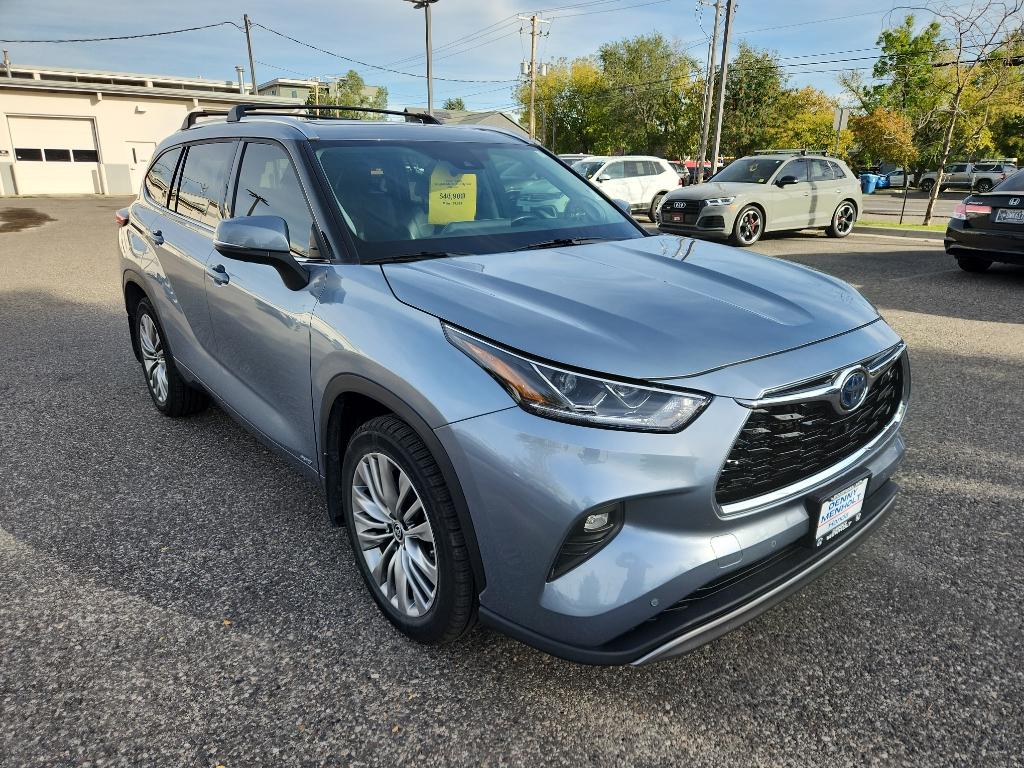 Used 2022 Toyota Highlander Hybrid Platinum SUV