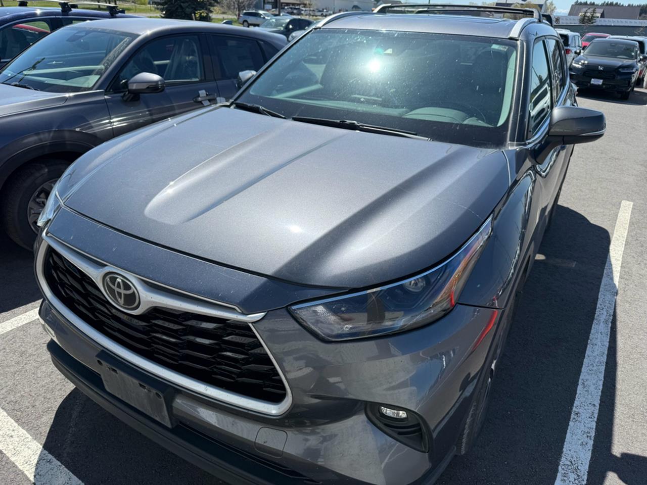 Used 2022 Toyota Highlander XLE SUVs