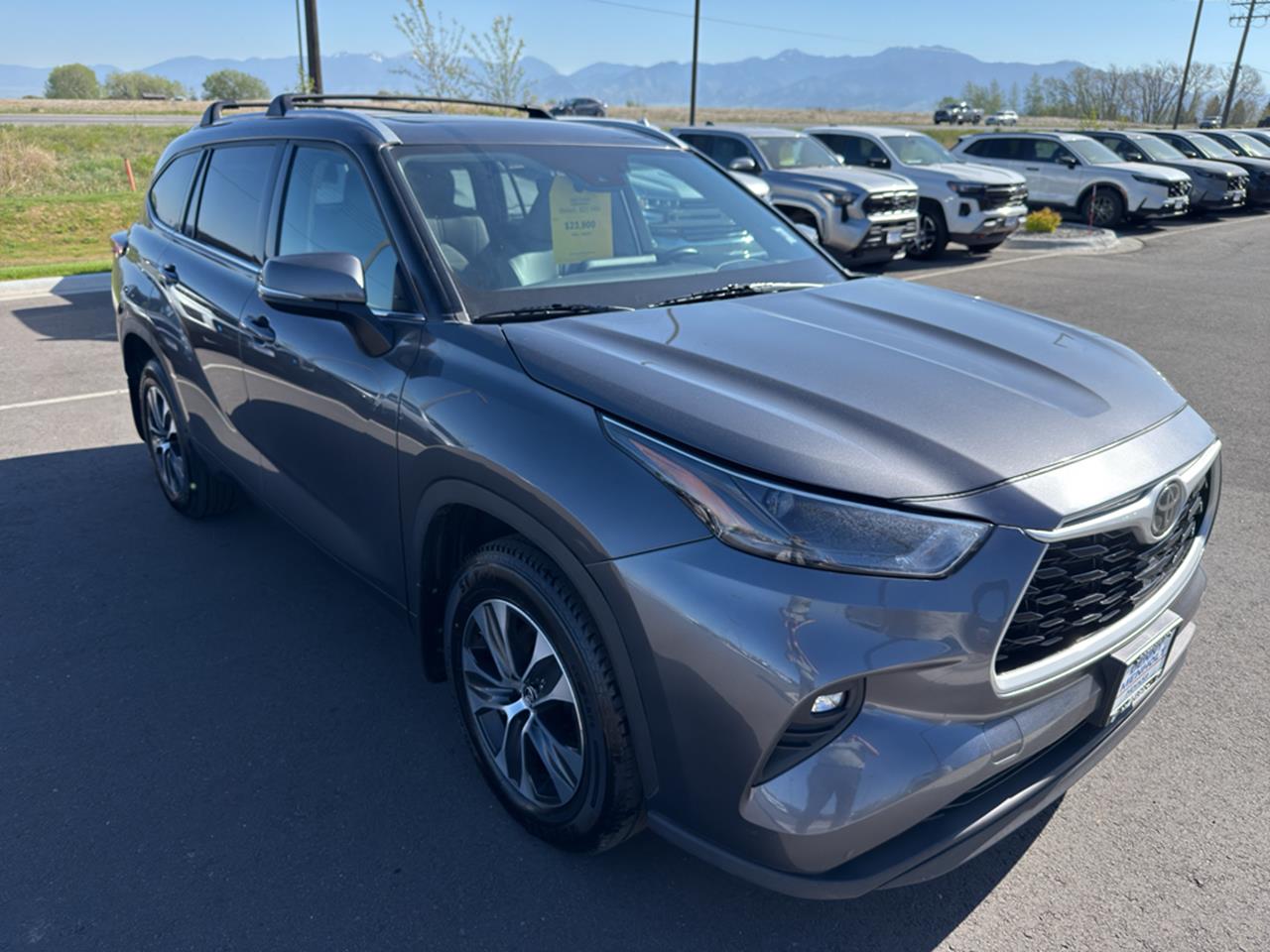 Used 2022 Toyota Highlander XLE SUVs