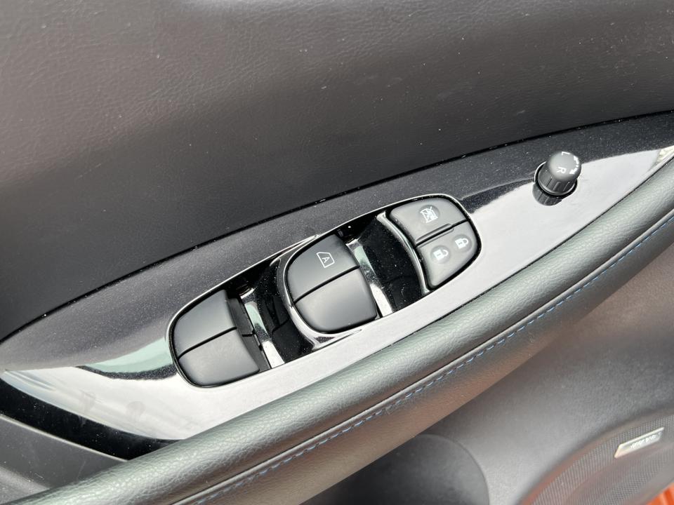 2022 Nissan LEAF