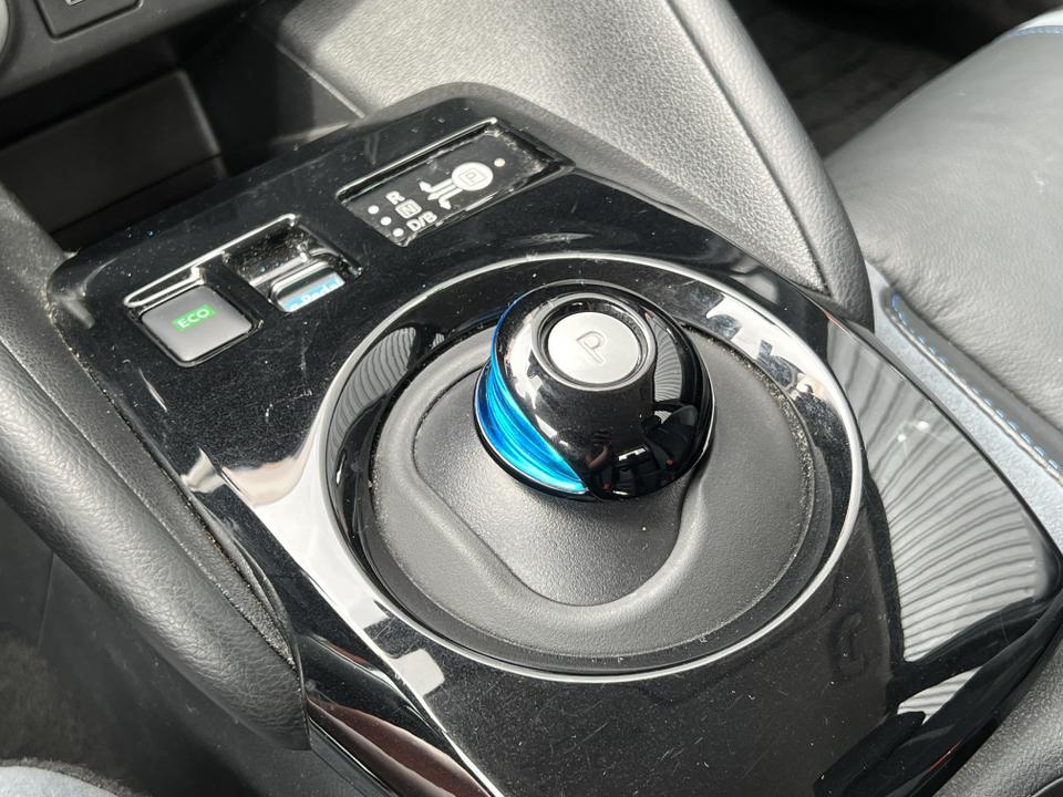 2022 Nissan LEAF