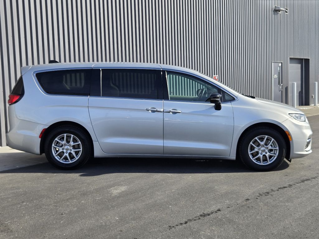 2024 Chrysler Pacifica