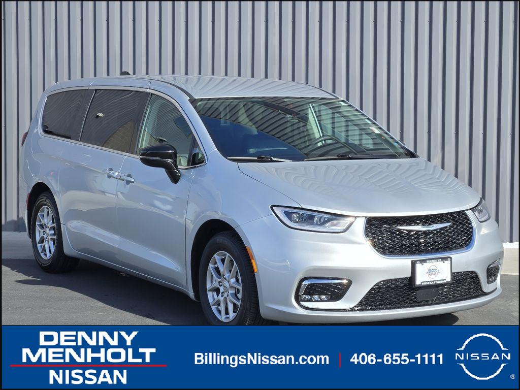 Used 2024 Chrysler Pacifica Touring L Vans
