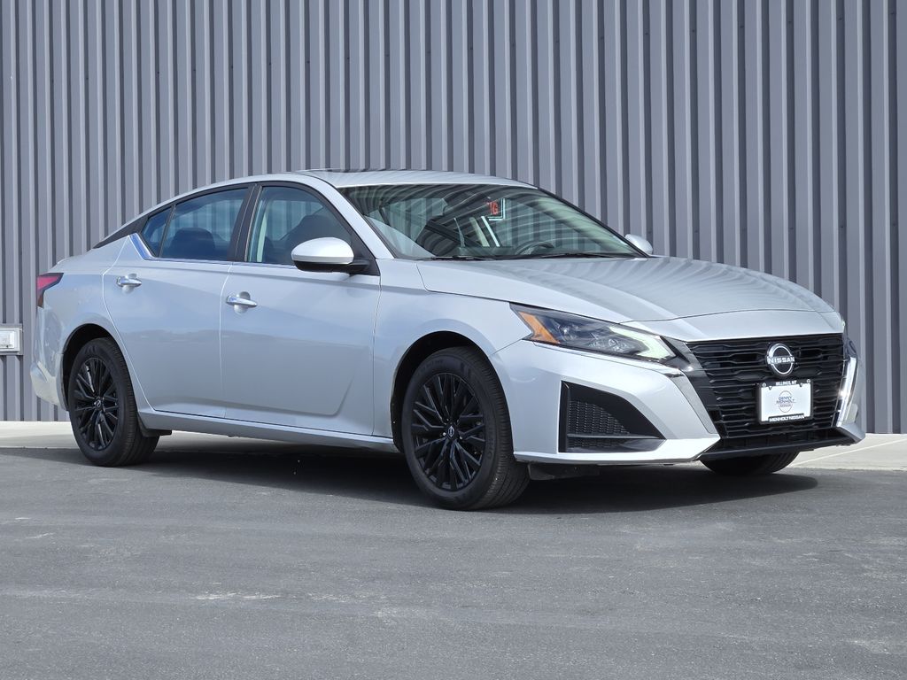 Used 2025 Nissan Altima SV Cars