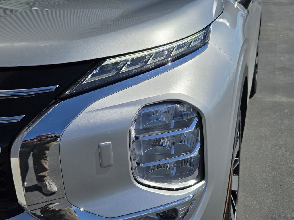 2025 Mitsubishi Outlander