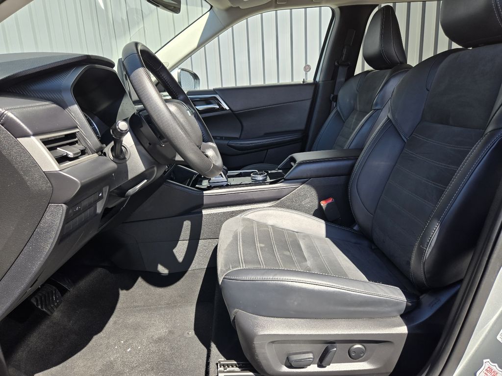2025 Mitsubishi Outlander
