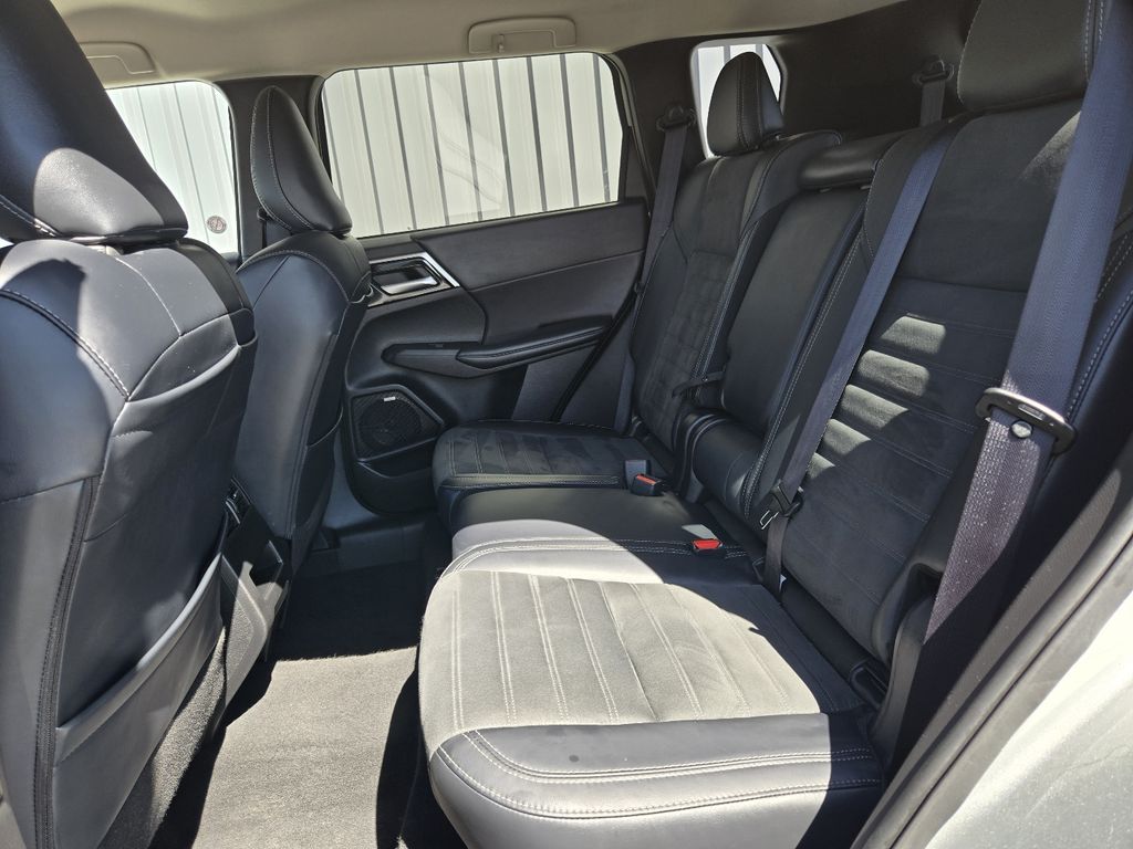2025 Mitsubishi Outlander