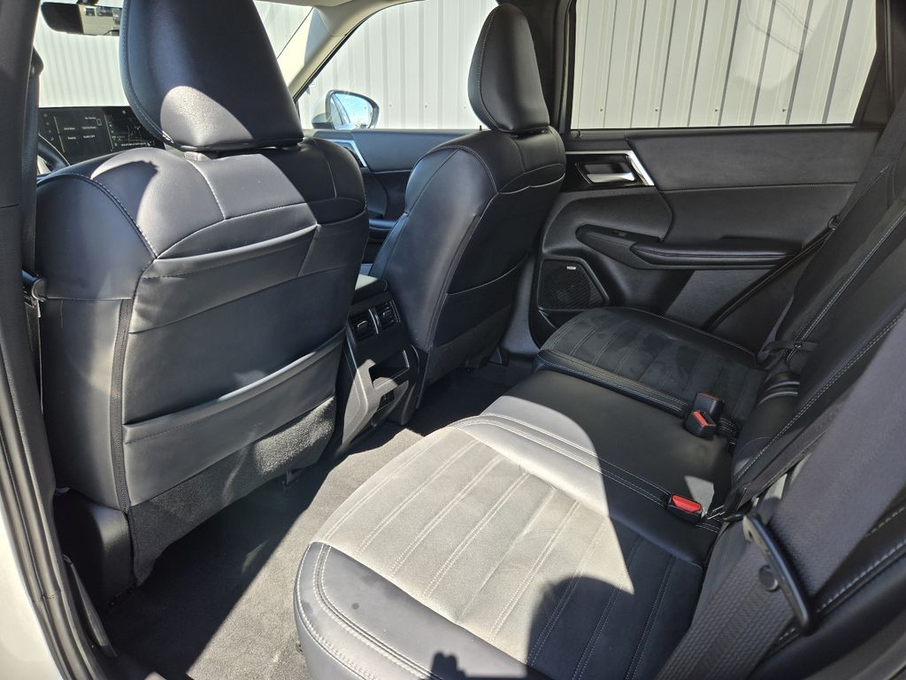 2025 Mitsubishi Outlander