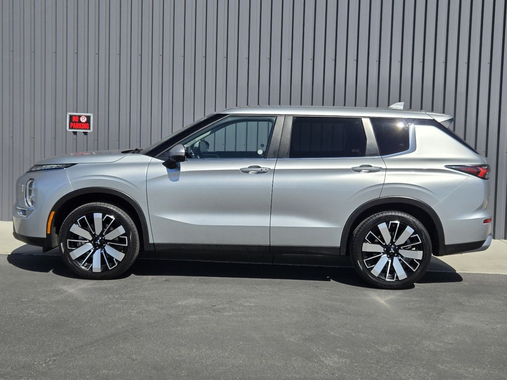 2025 Mitsubishi Outlander