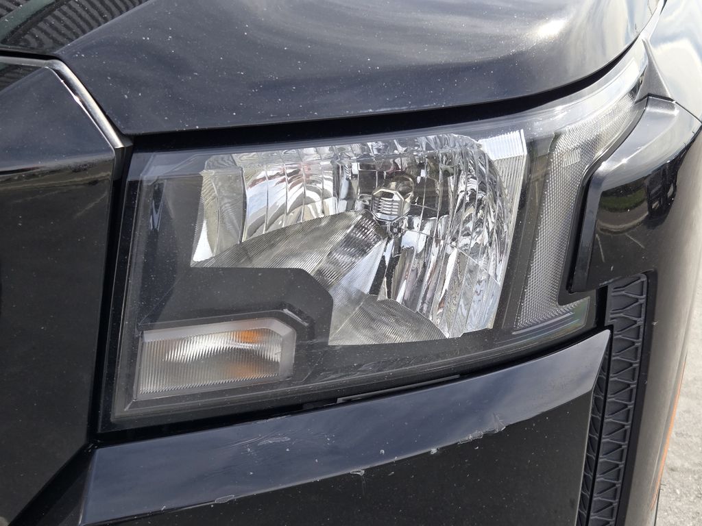 2023 Nissan Frontier