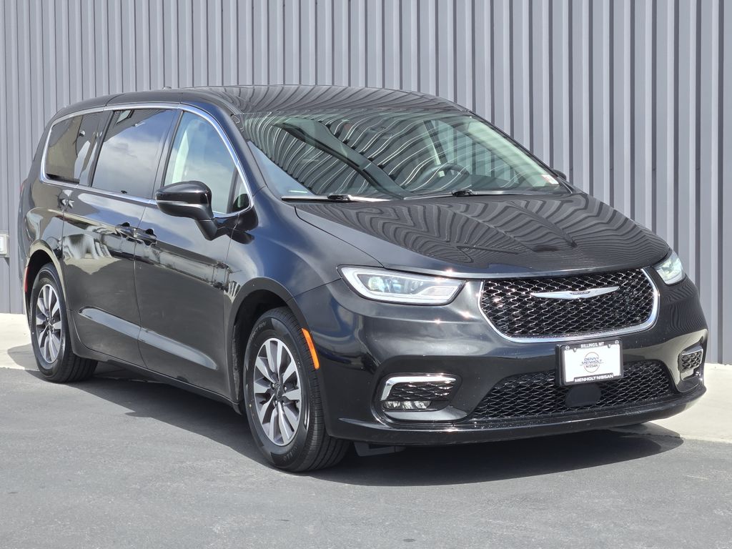 Used 2023 Chrysler Pacifica Hybrid Touring L Vans