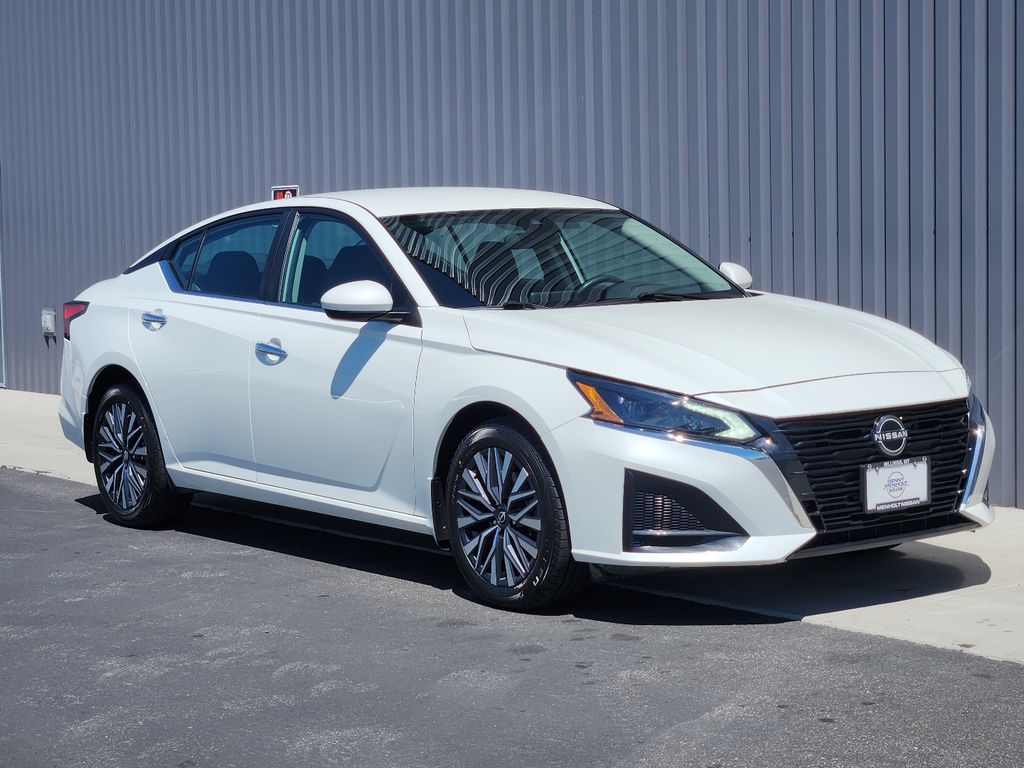 Used 2023 Nissan Altima 2.5 SV Cars