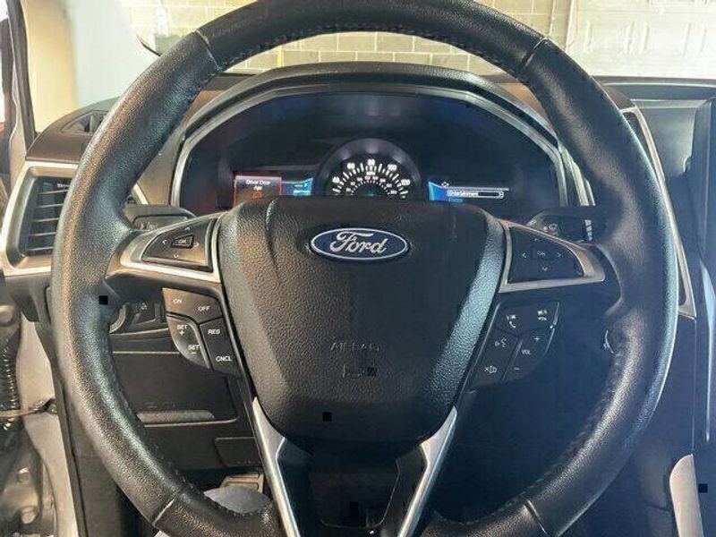 2022 Ford Edge