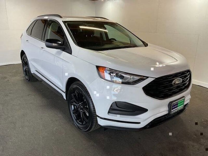 Used 2022 Ford Edge SE SUV