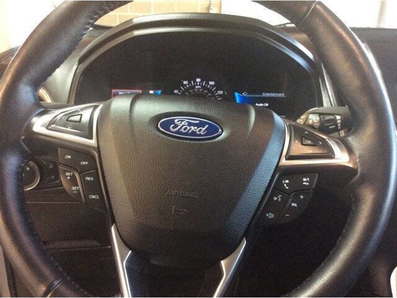2023 Ford Edge