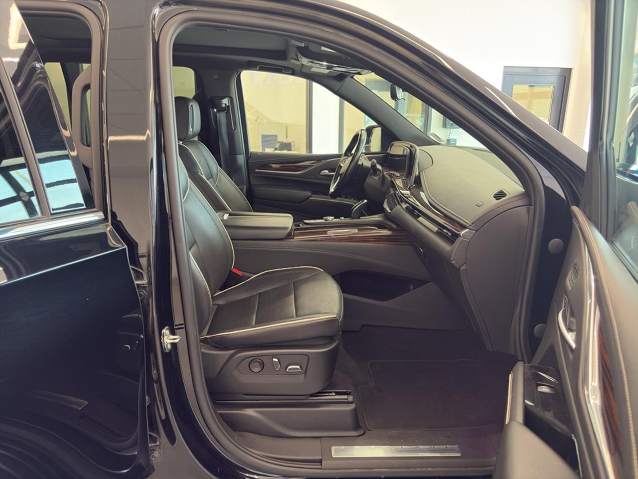 2023 Cadillac Escalade ESV