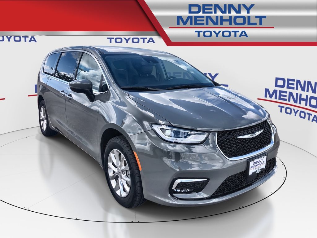 Used 2023 Chrysler Pacifica Touring L Vans