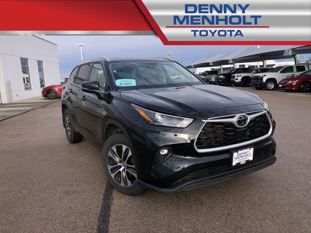 Used 2022 Toyota Highlander XLE SUVs