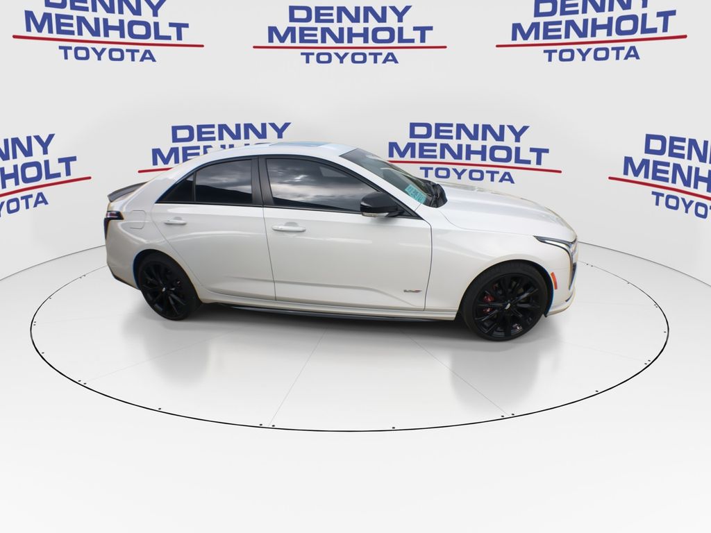 2022 Cadillac CT4