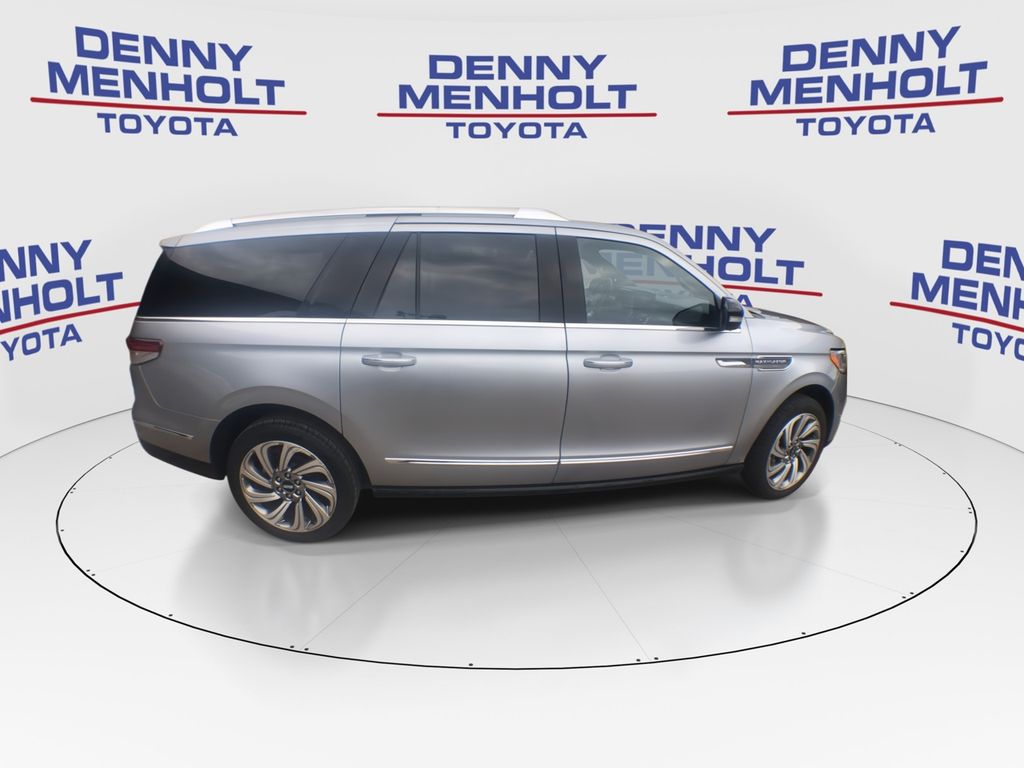 2023 Lincoln Navigator L