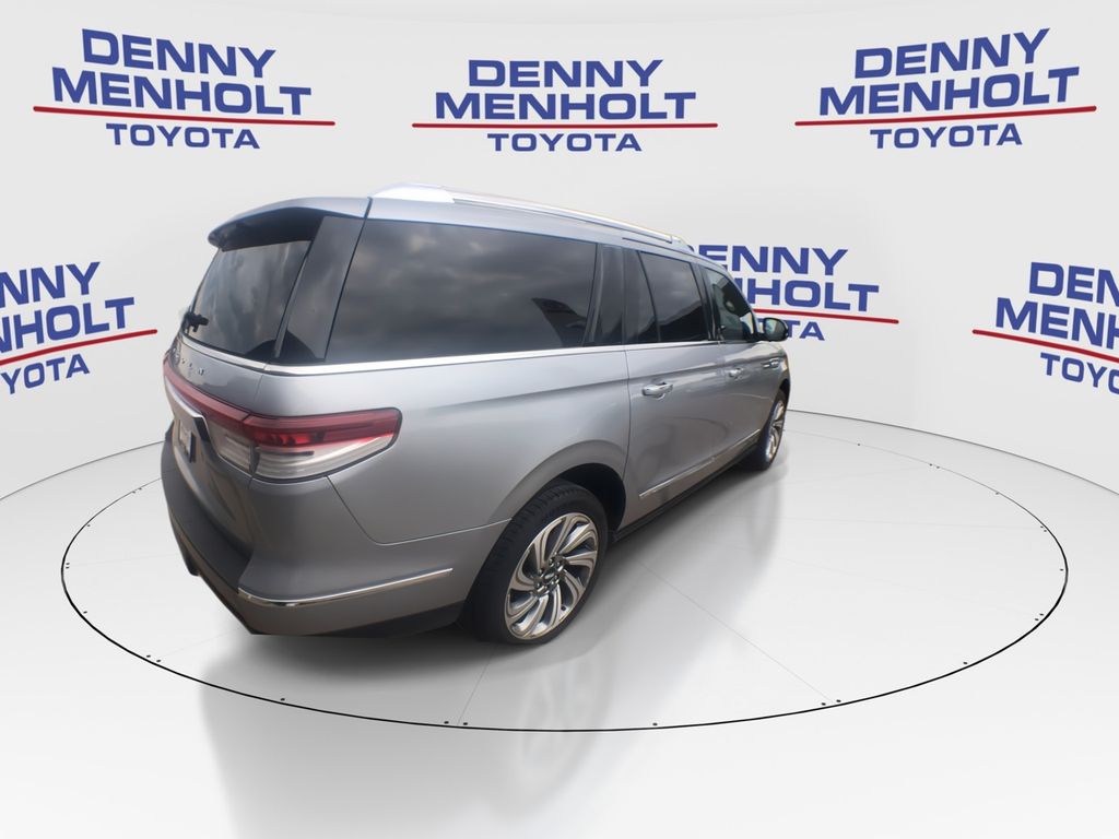 2023 Lincoln Navigator L