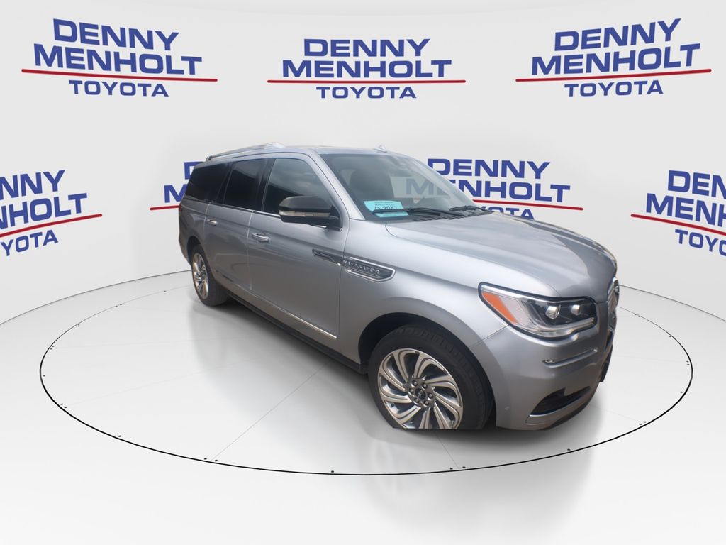 2023 Lincoln Navigator L
