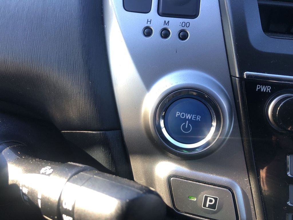 2017 Toyota Prius v