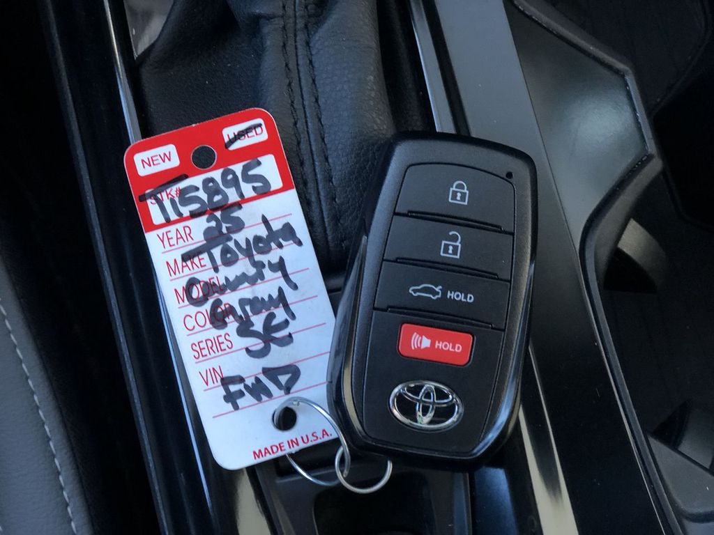 2025 Toyota Camry Hybrid