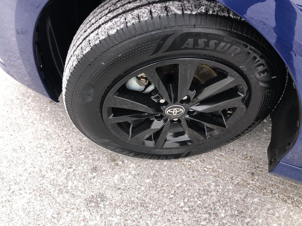 2025 Toyota Camry Hybrid