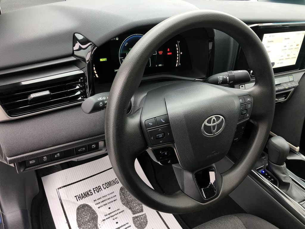 2025 Toyota Camry Hybrid