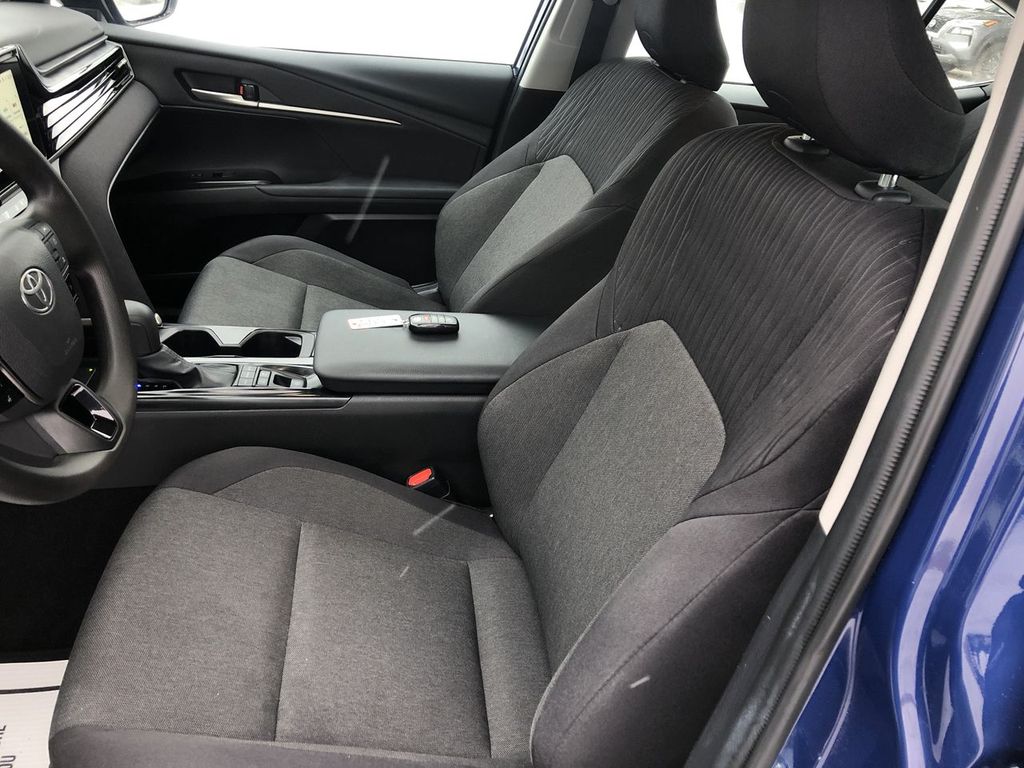 2025 Toyota Camry Hybrid