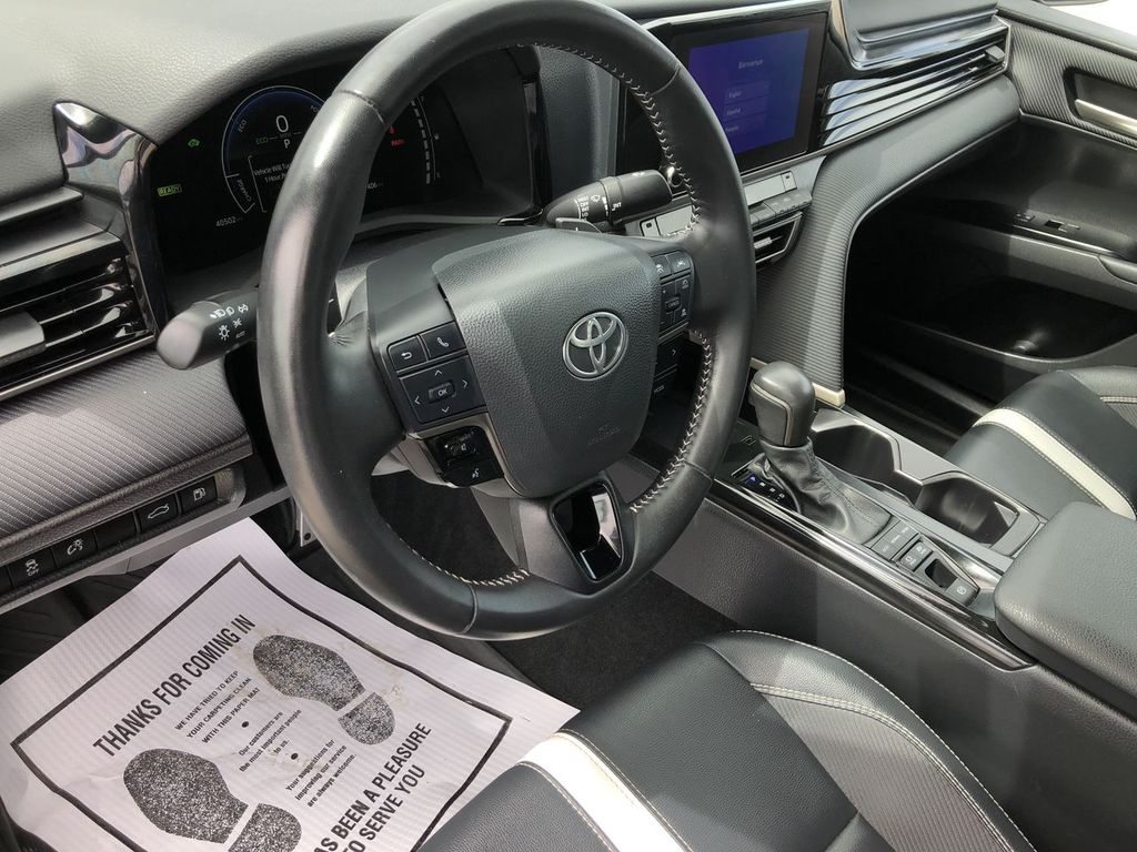 2025 Toyota Camry Hybrid