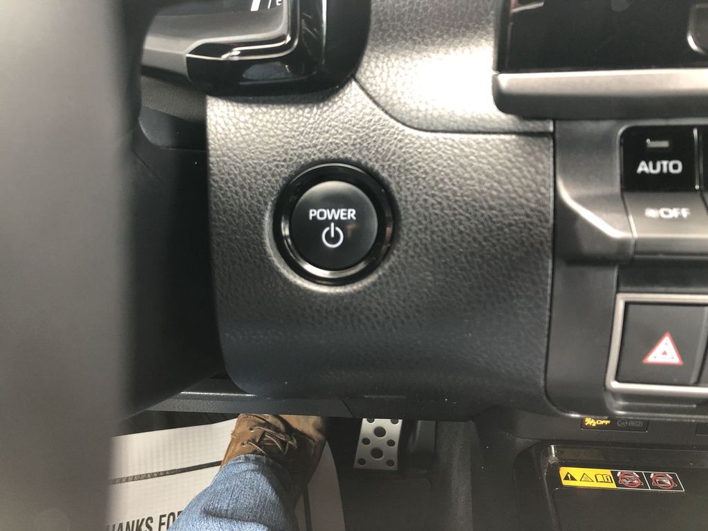 2025 Toyota Camry Hybrid