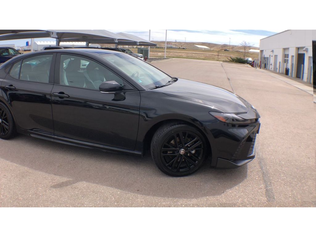 2025 Toyota Camry Hybrid