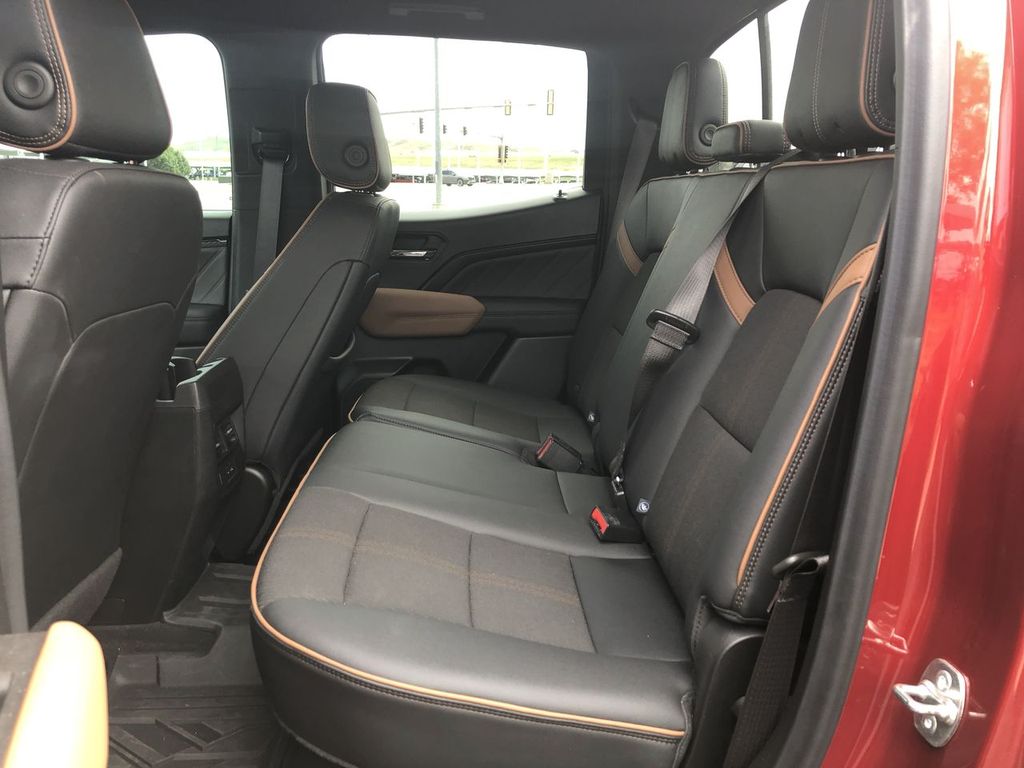2024 GMC Canyon
