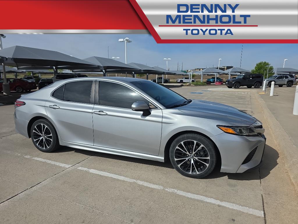 Used 2018 Toyota Camry SE Cars