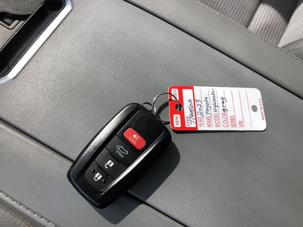 2023 Toyota Highlander Hybrid