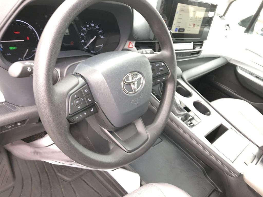 2025 Toyota Sienna