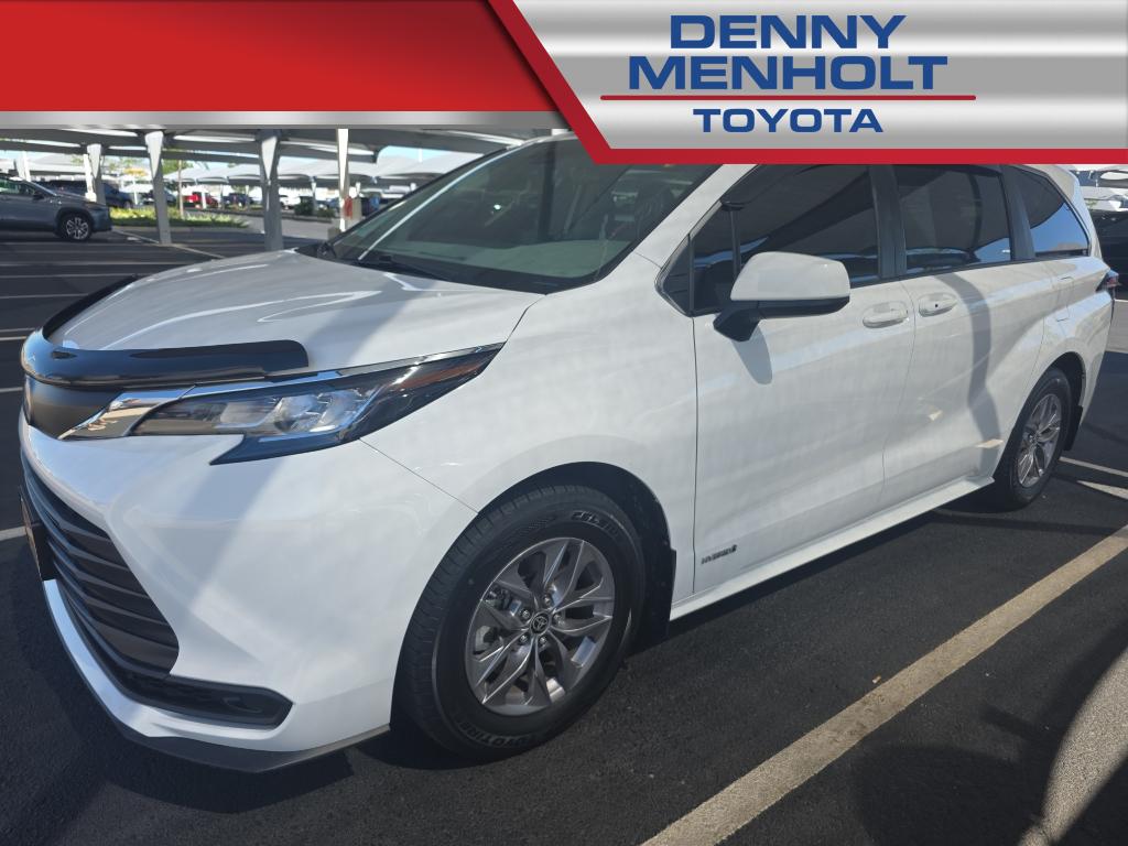 Used 2021 Toyota Sienna LE Vans