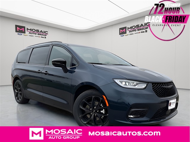 New 2024 Chrysler Pacifica Touring L Van