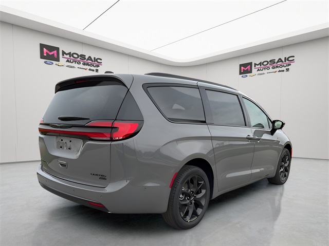 2025 Chrysler Pacifica