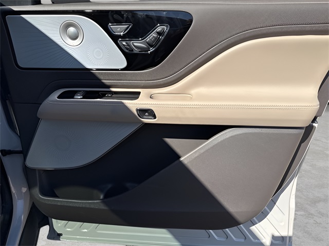 2023 Lincoln Aviator