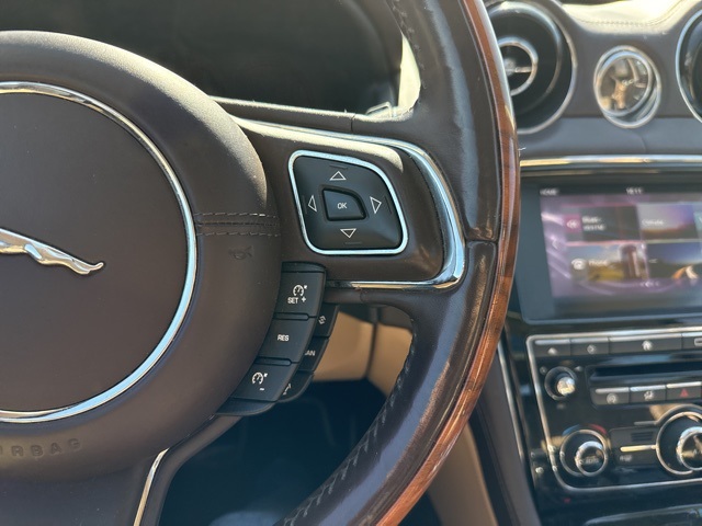 2017 Jaguar XJ