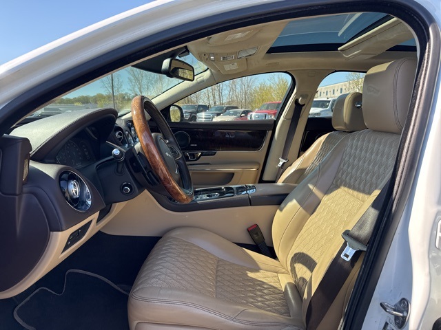 2017 Jaguar XJ