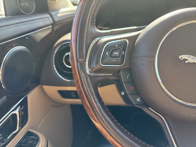 2017 Jaguar XJ