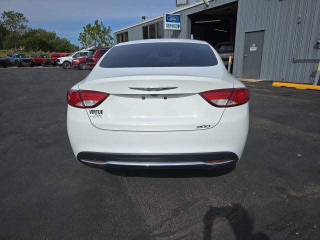 2016 Chrysler 200