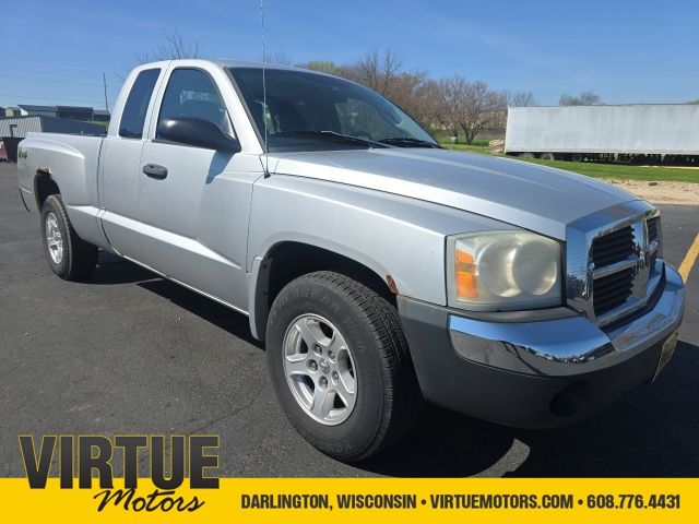 Used 2005 Dodge Dakota SLT Trucks