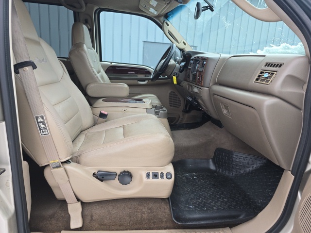 2004 Ford Excursion