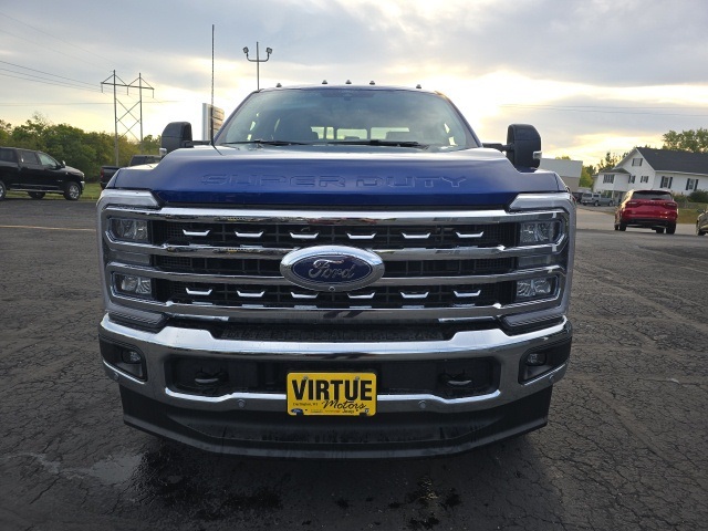 2026 Ford F-250 Lariat photo 2