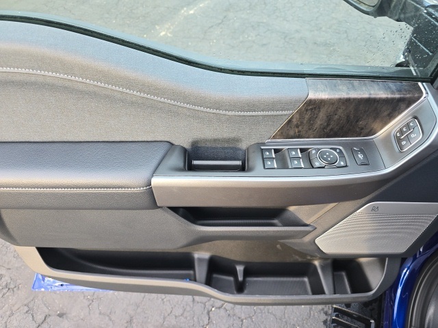 2026 Ford F-250 Lariat photo 9